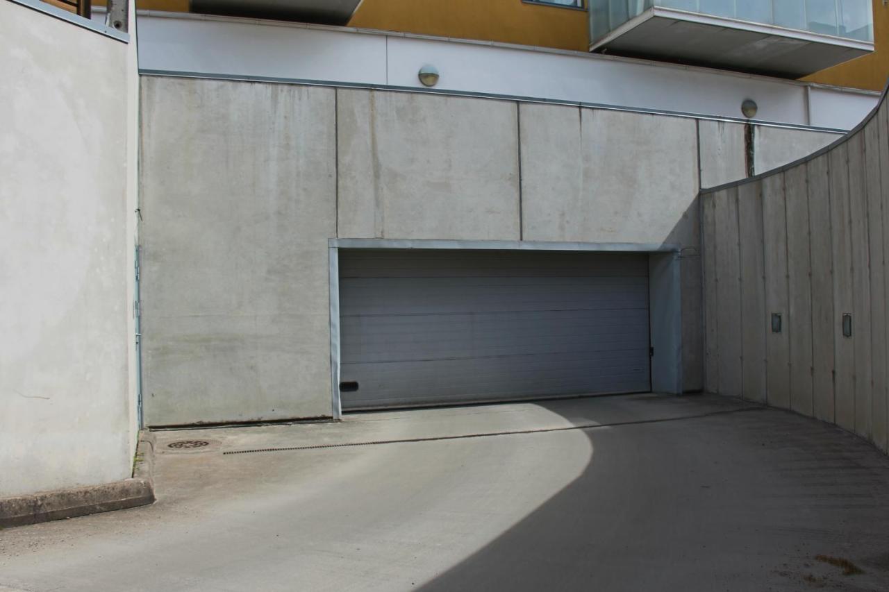 New Modern 4-Room Apartment With Big Balcony And Undeground Parking In Center Of Tallinn Buitenkant foto